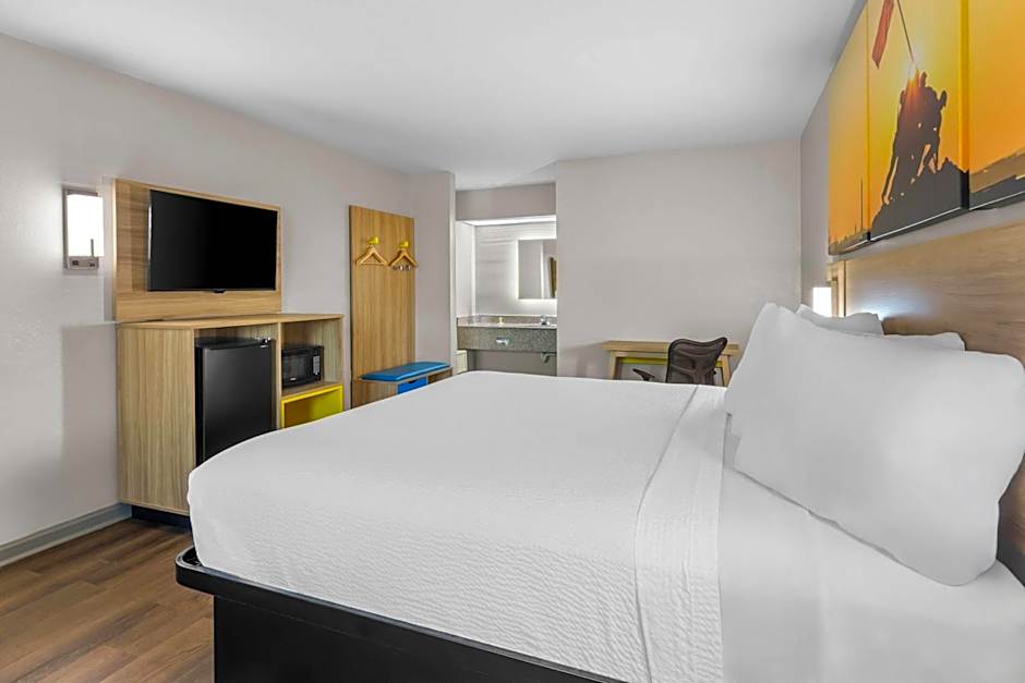 Days Inn by Wyndham Enterprise