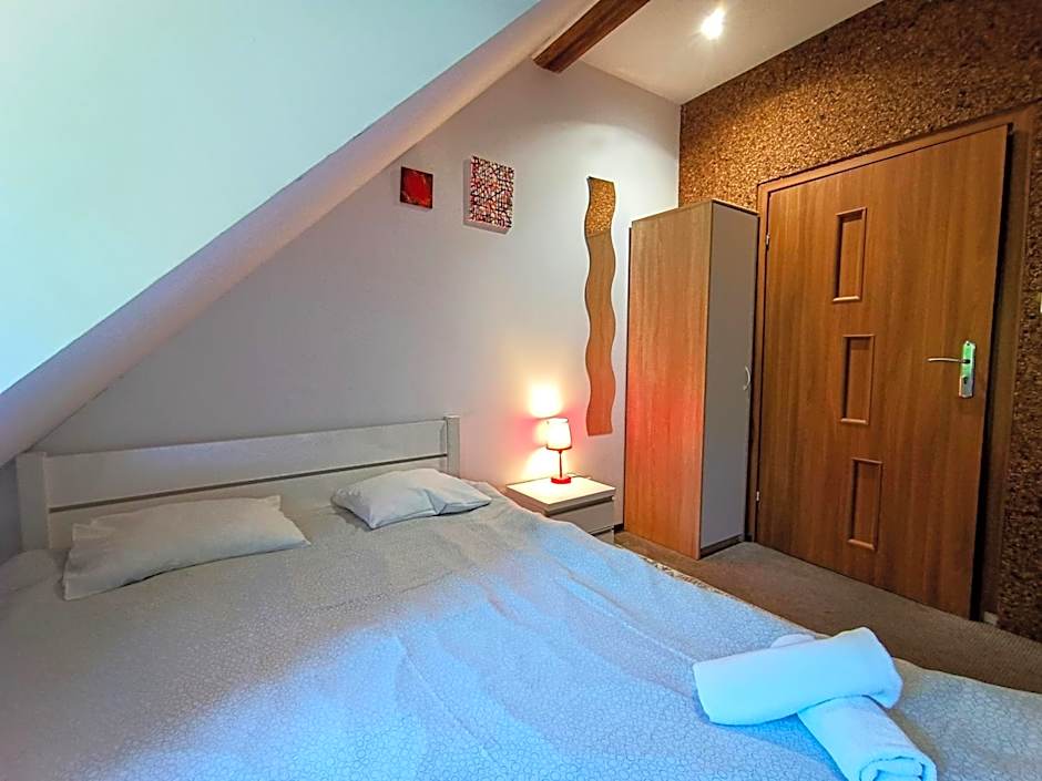 Fitness Hostel - darmowy parking