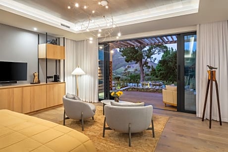 Pool Suite