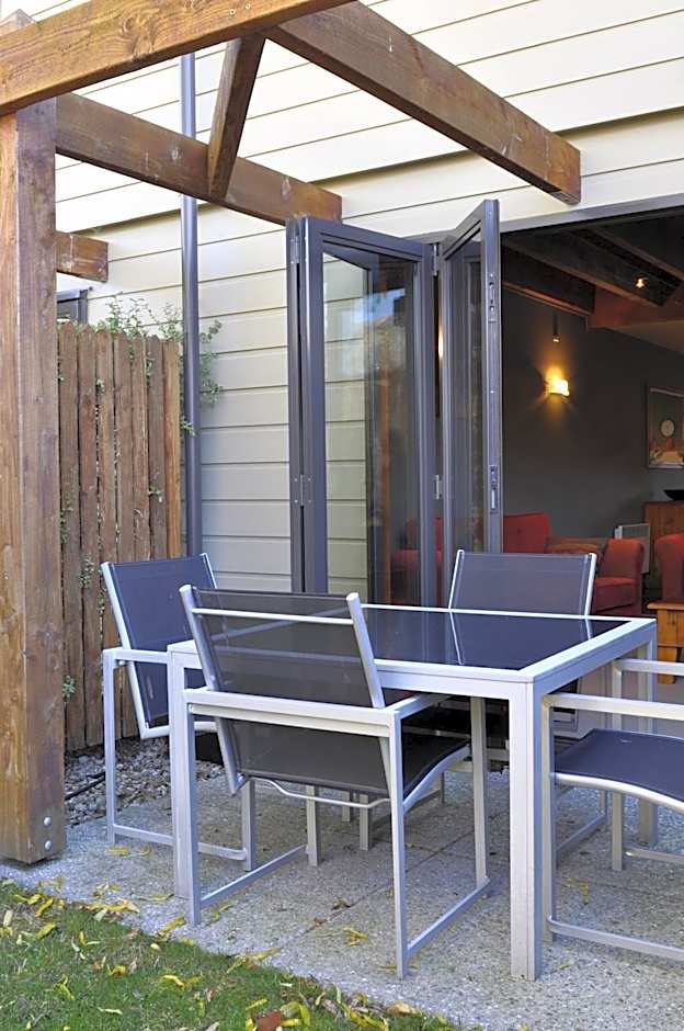 Lansdown Villa Apartments