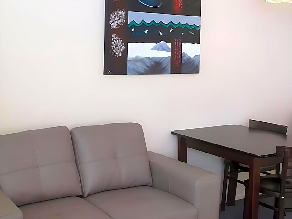 Merivale Court Motel