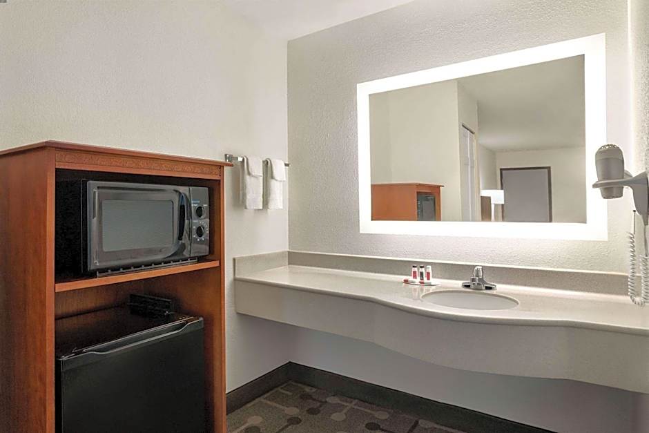 Howard Johnson by Wyndham Chattanooga Lookout Mountain I-24