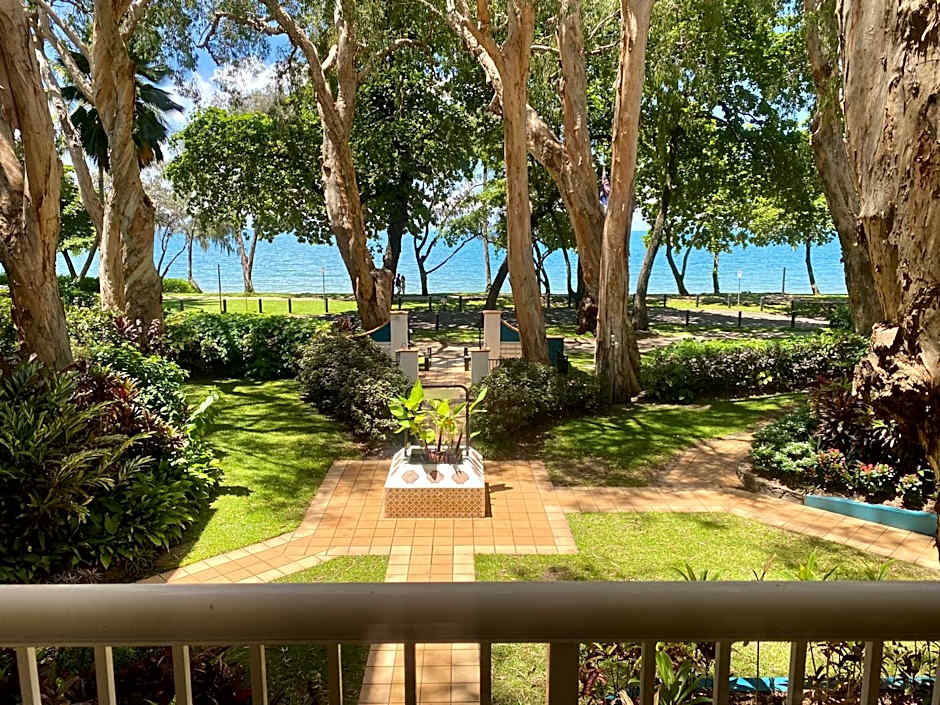 BeachView Apartments at Villa Paradiso