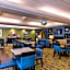 Holiday Inn Express and Suites Dickson City By IHG