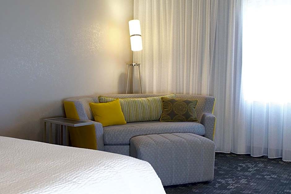 Courtyard by Marriott Asheville Airport