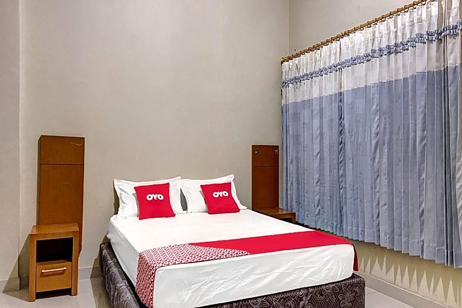 OYO 92065 Kos Flobamor