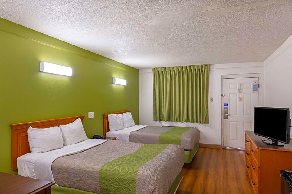 Motel 6-Knoxville, TN