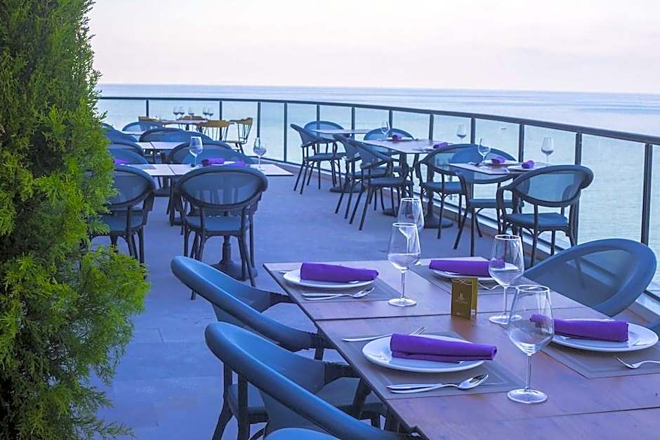 Royal Comfort Hotel
