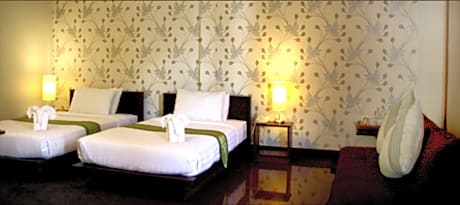 Deluxe Twin With Balcony