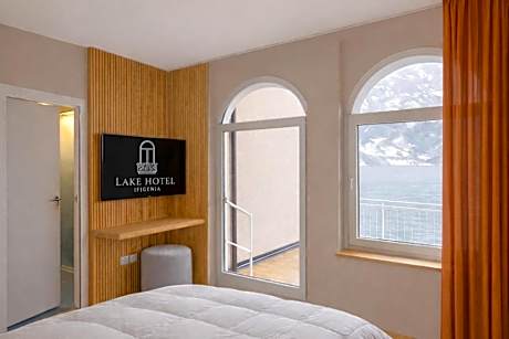 Deluxe Double or Twin Room with Lake View