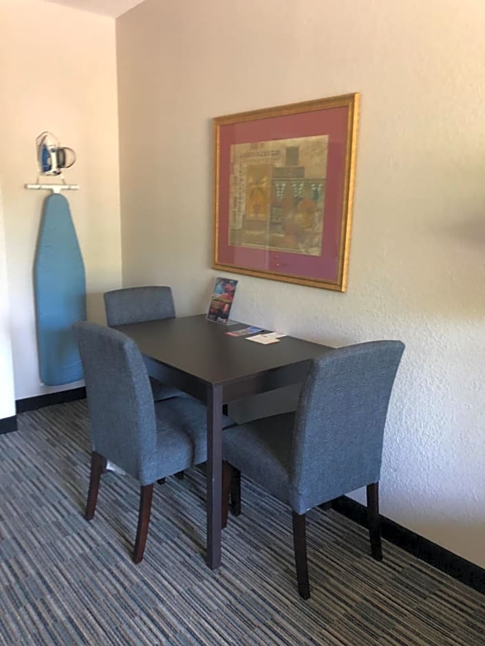 All Season Suites