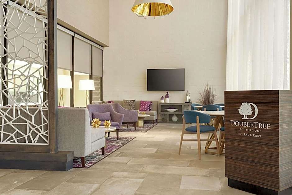 DoubleTree by Hilton St. Paul East