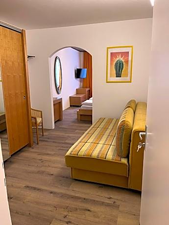 City Hotel Post 20