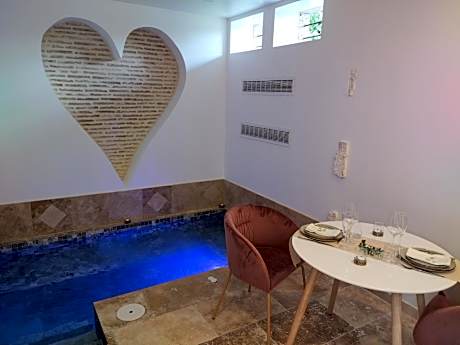 Suite with Hot Tub