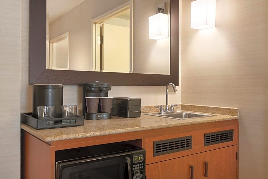 Embassy Suites Boston at Logan Airport