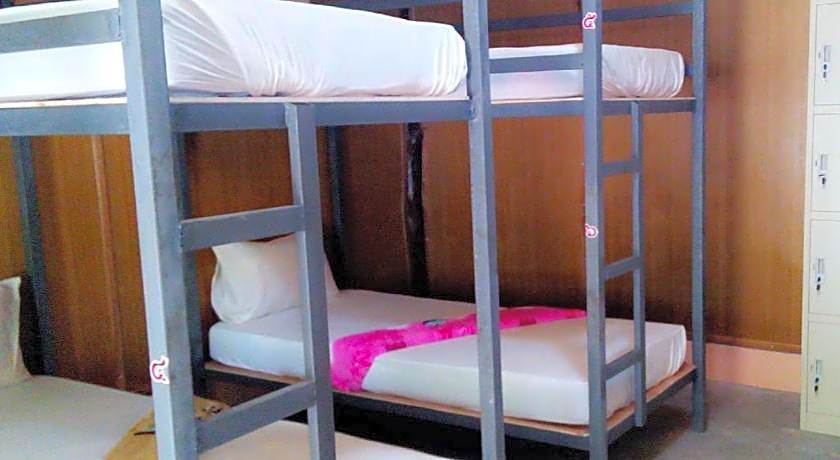 Chill Chill Long Beach Hostel