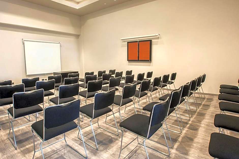 City Express Plus by Marriott Cabo San Lucas