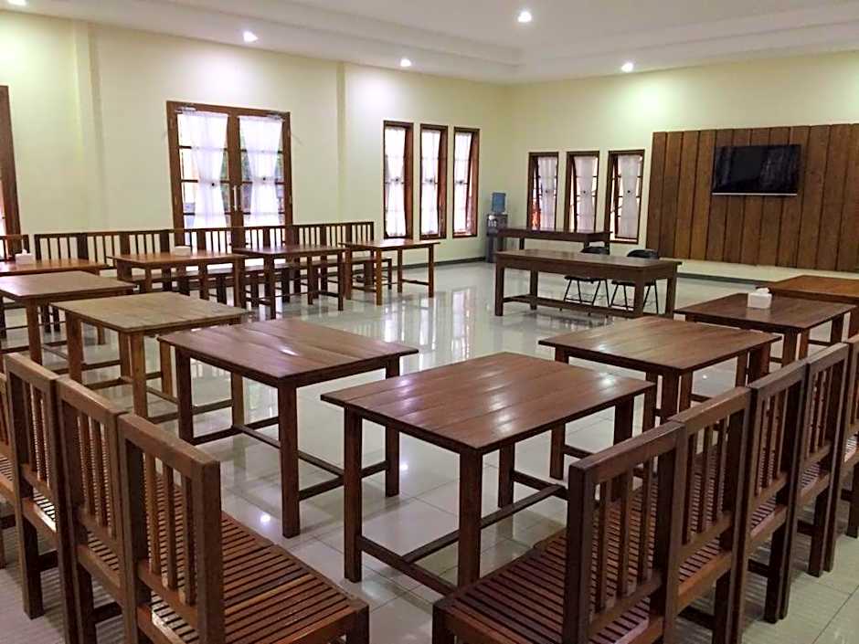 Grand Cepu Hotel