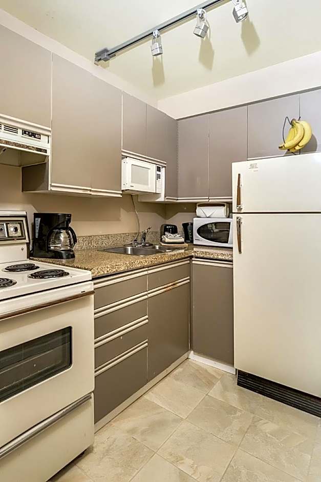 Rosellen Suites At Stanley Park