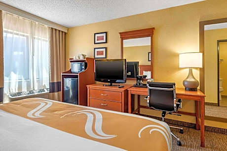 1 King Bed, Nonsmoking