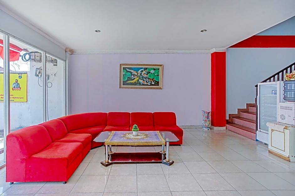 Hotel O Enggal Near Gor Saburai Formerly Hotel Pelangi