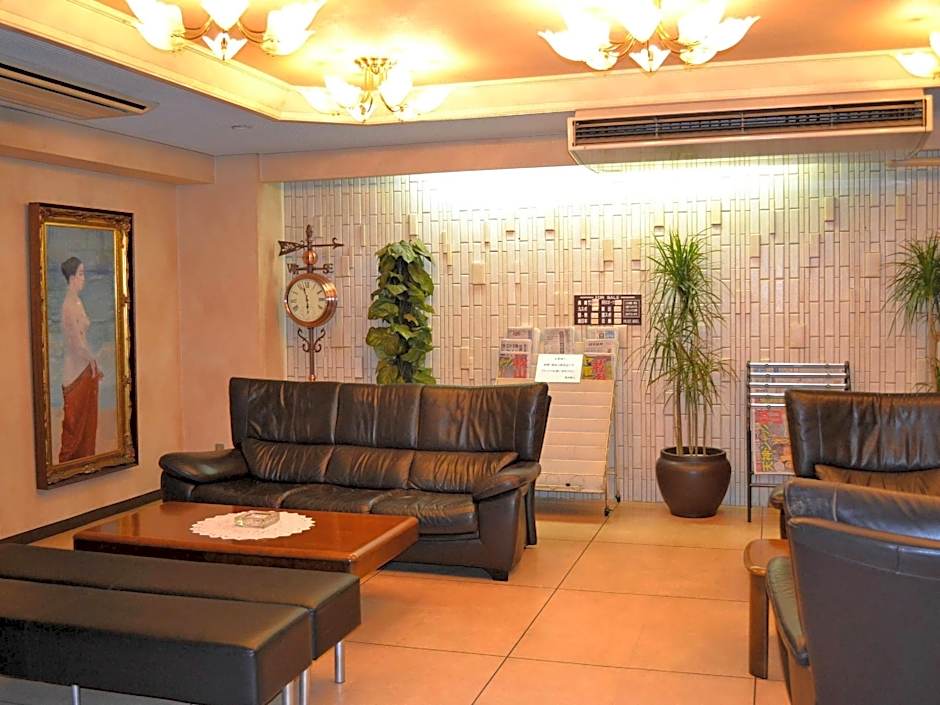OYO Sasebo Palace Hotel