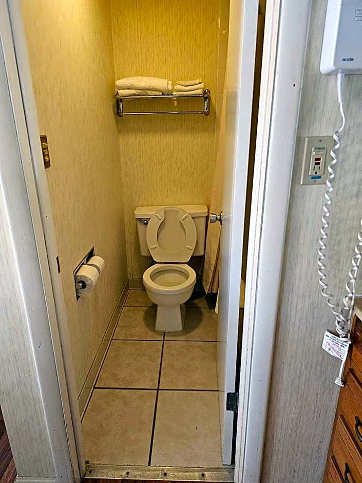 Travelodge by Wyndham Mackinaw City