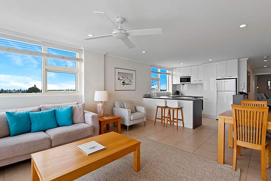 84 The Spit Holiday Apartments