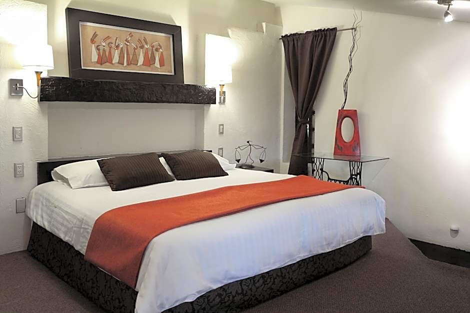 Aztic Hotel and Executive Suites