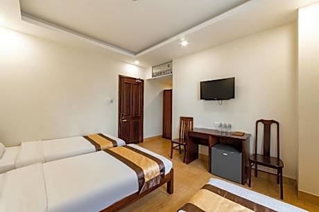 Triple Room with Private Bathroom