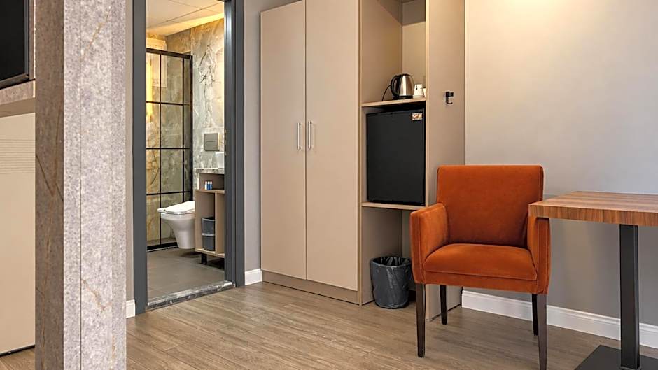 TALLES CITY HOTEL