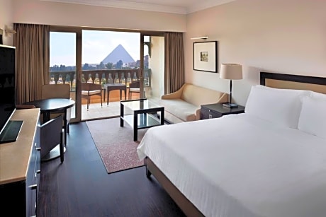 Deluxe Pyramid Premium Room- King Bed