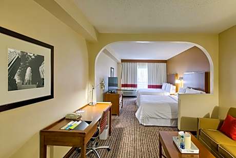 Suite, 2 Queen, City view