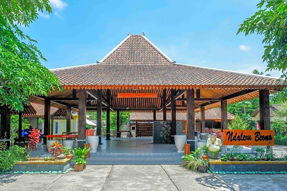 Roemah Beong Syariah at Desa Wisata Kembanglimus Mitra RedDoorz