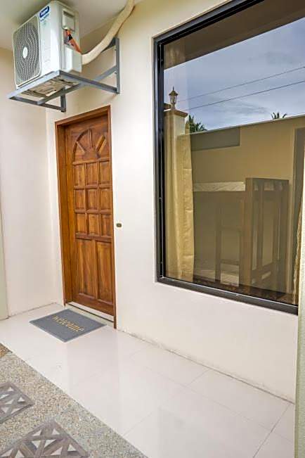 Kellocks' Seaview Apartelle