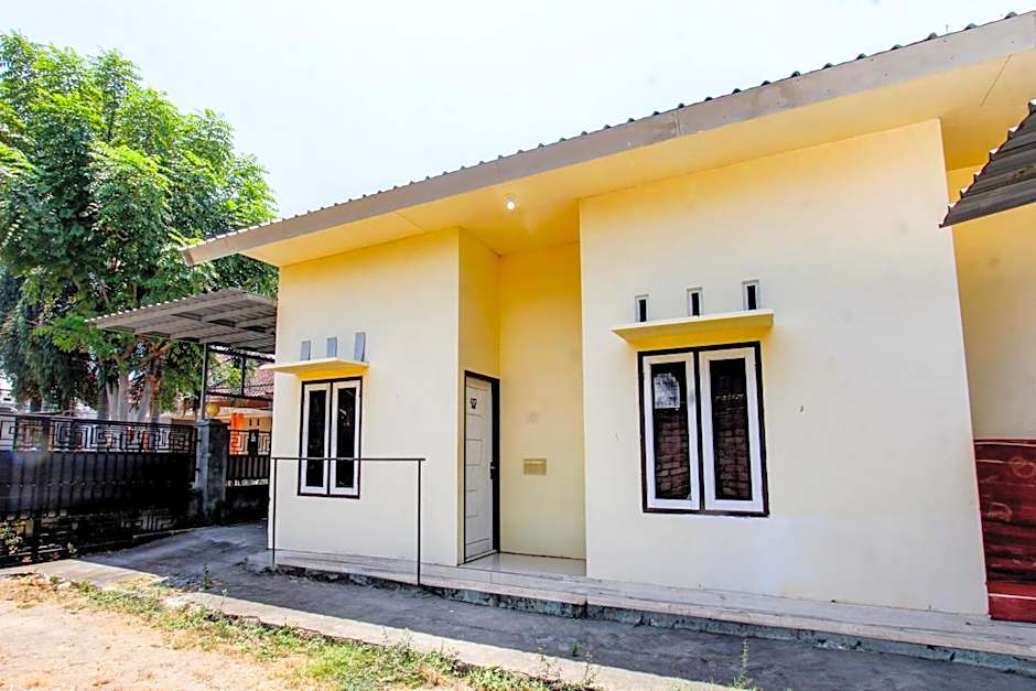 OYO Life 93153 Kos Jenggala