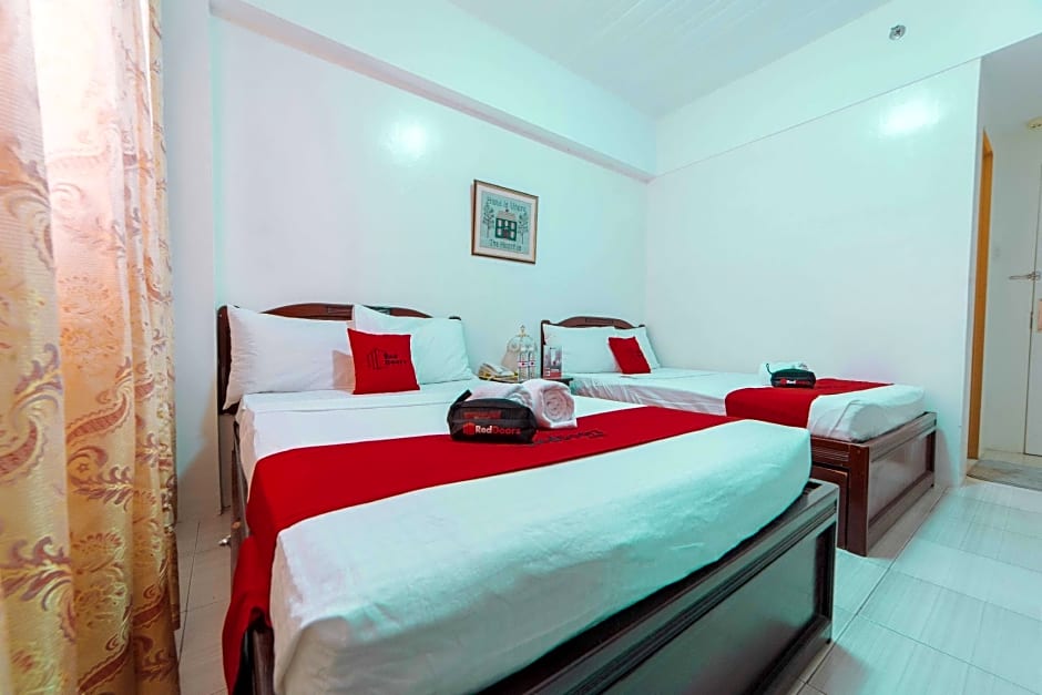 RedDoorz Plus @ Poblacion District Davao