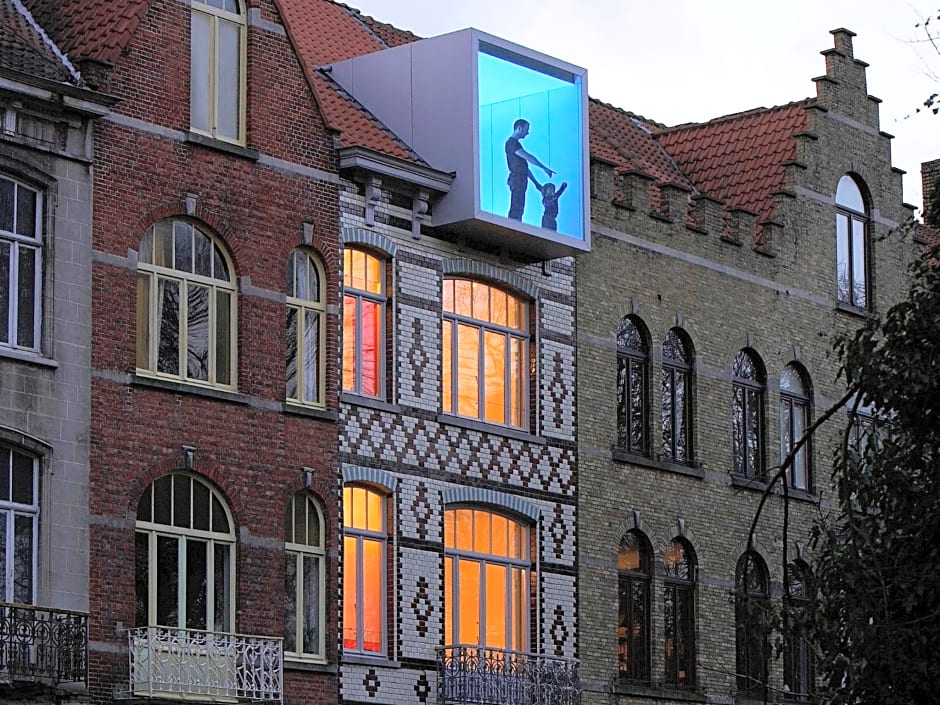 PLANT BASED b&b central Bruges