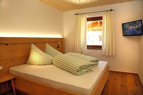 One-Bedroom Apartment with Balcony