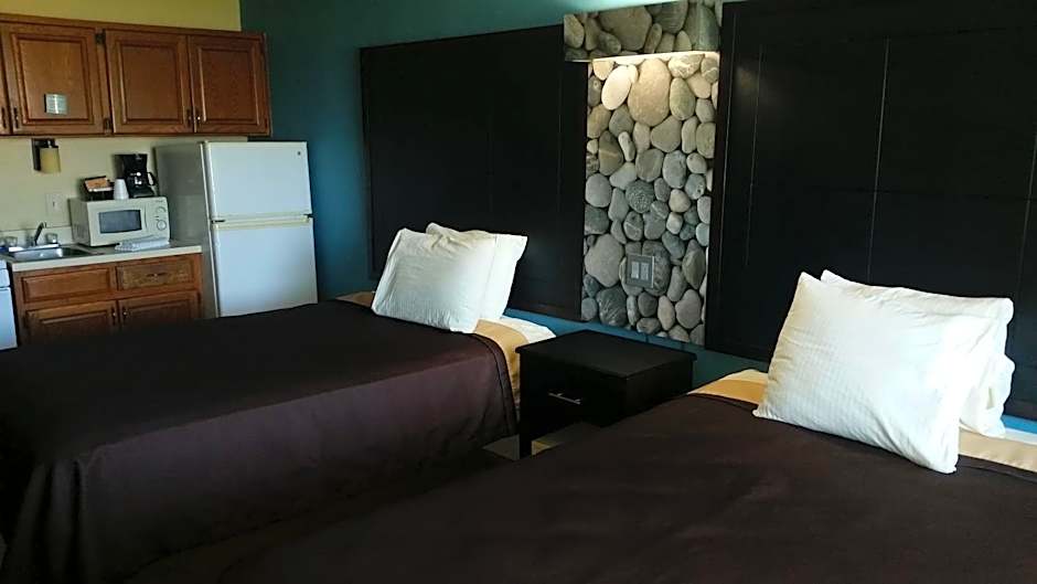 Driftwood Beach Motel