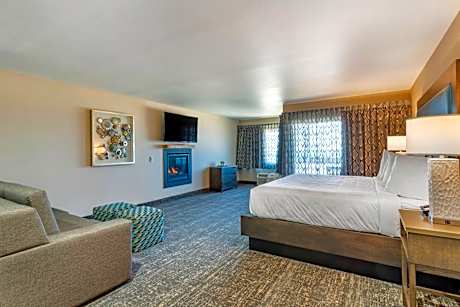 King Suite with Sofa Bed - Accessible/Non Smoking