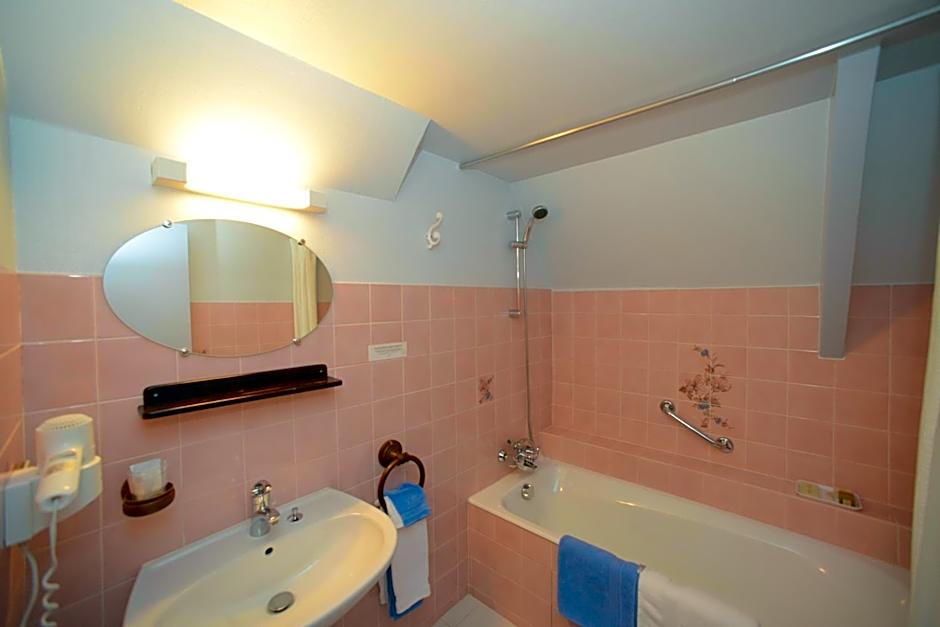 Logis Hôtel Restaurant Manoir De L'Acherie