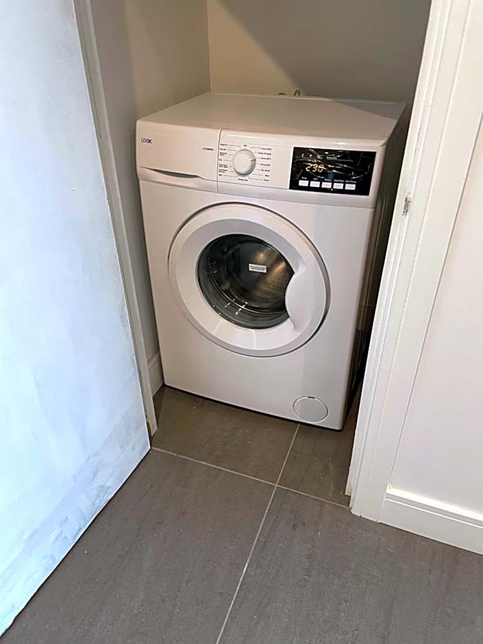 Welcome rooms 55b- Self Check-In whole apartment FULLY REFURBISHED