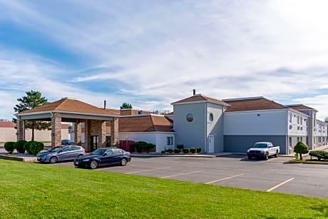 Quality Inn - Fairborn