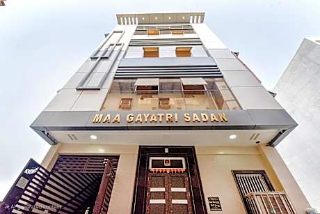 OnlyStay Maa Gaytri Inn