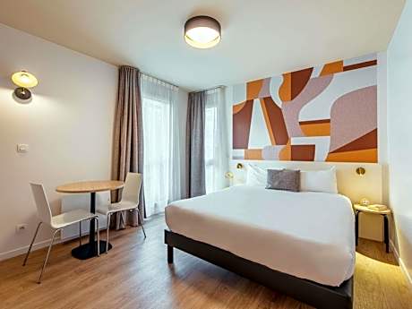 Small Studio with Twin Beds
