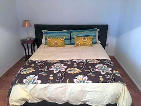 Deluxe Double Room (2 Adults + 1 Child)