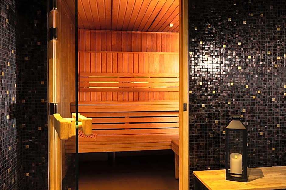 Le Tsuba Hotel