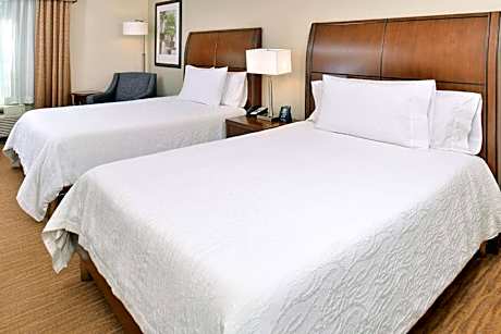 2 Queen Beds