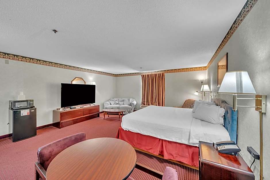 Gray Inn & Suites